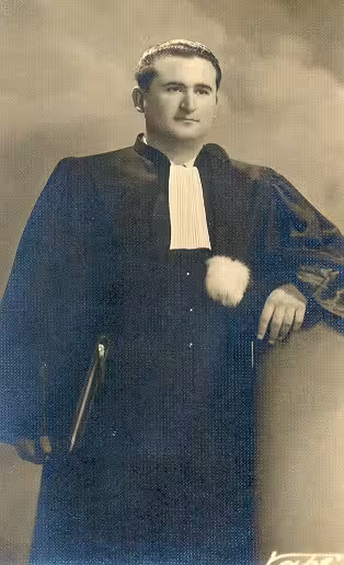 صورة المحامي أنطون قازان